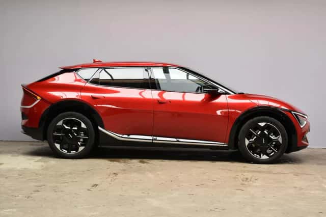 Kia EV6 (2025) thumbnail 4