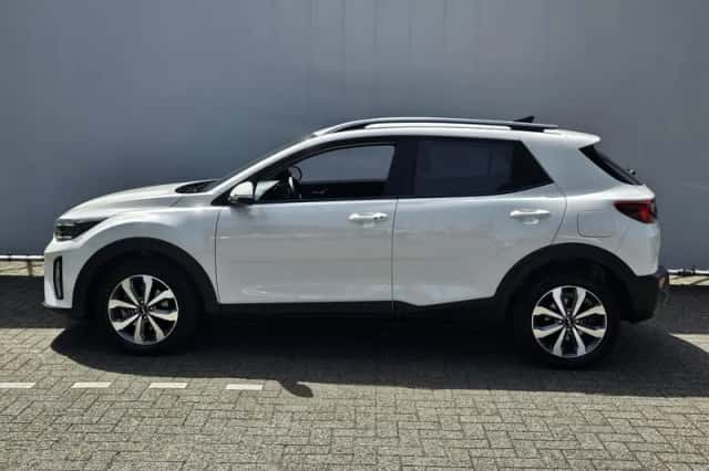 Kia Stonic (2025) thumbnail 2