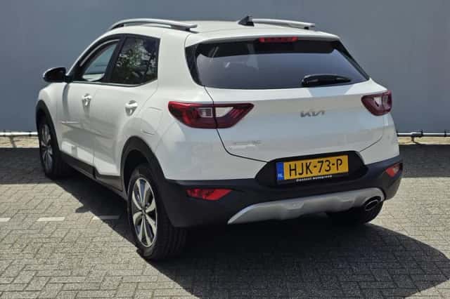 Kia Stonic (2025) thumbnail 3