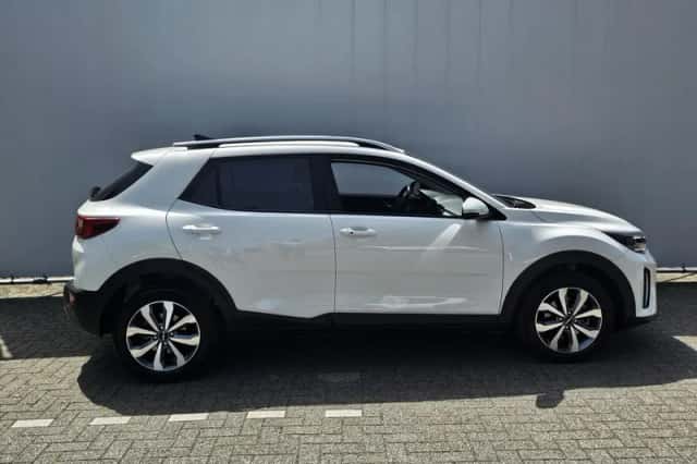 Kia Stonic (2025) thumbnail 5