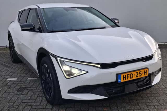 Kia EV6 (2025) thumbnail 2