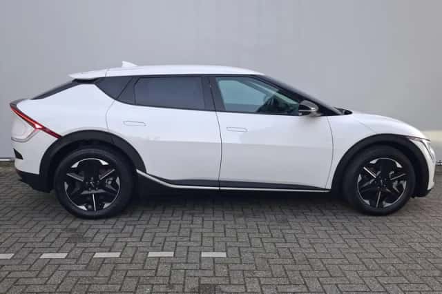 Kia EV6 (2025) thumbnail 3