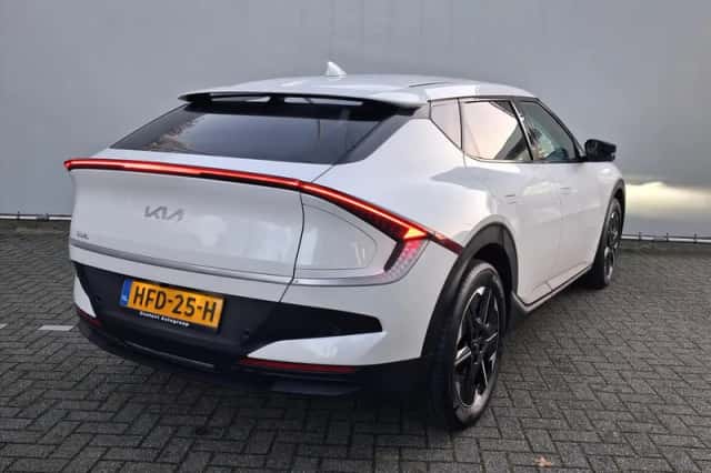 Kia EV6 (2025) thumbnail 4