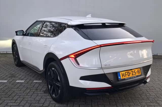 Kia EV6 (2025) thumbnail 5