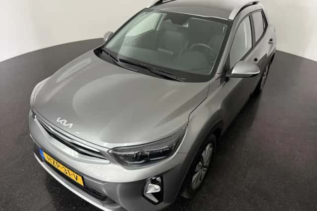 Kia Stonic (2025) thumbnail 2