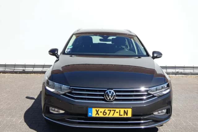 Volkswagen Passat (2020) thumbnail 2
