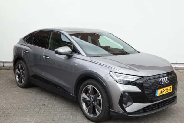 Audi Q4 (2023) thumbnail 3