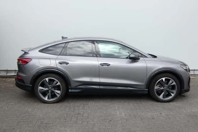 Audi Q4 (2023) thumbnail 4