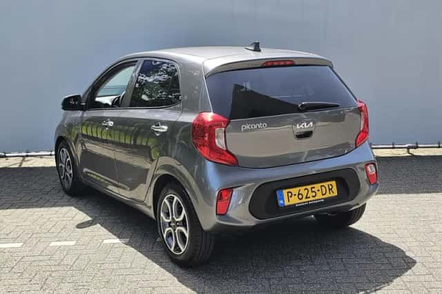Kia Picanto (2022) thumbnail 3