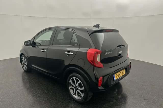 Kia Picanto (2023) thumbnail 3