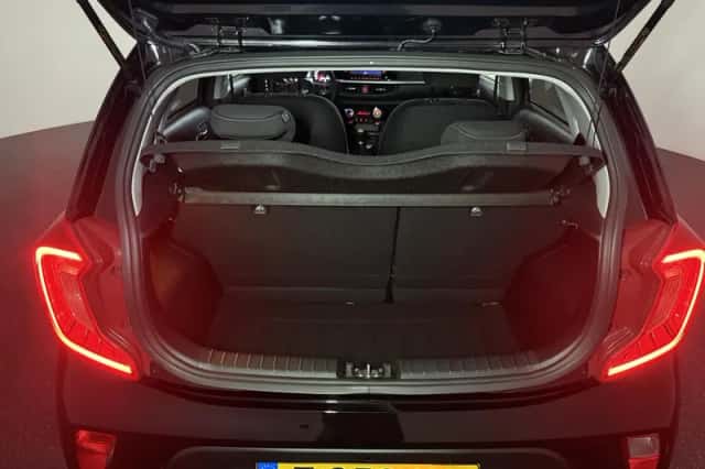 Kia Picanto (2023) thumbnail 5