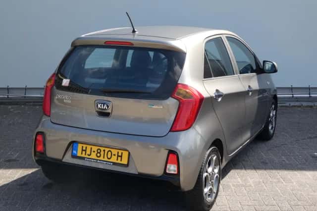 Kia Picanto (2016) thumbnail 5