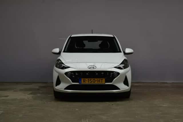 Hyundai i10 (2022) thumbnail 2