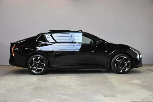 Kia EV4 (2026) thumbnail 4