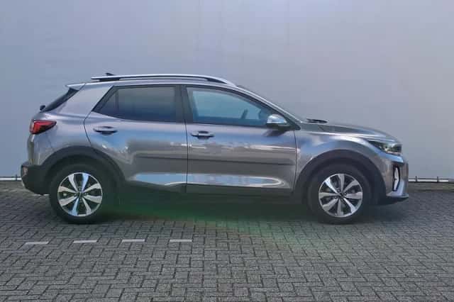 Kia Stonic (2025) thumbnail 4