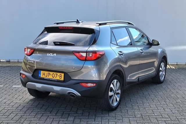 Kia Stonic (2025) thumbnail 5