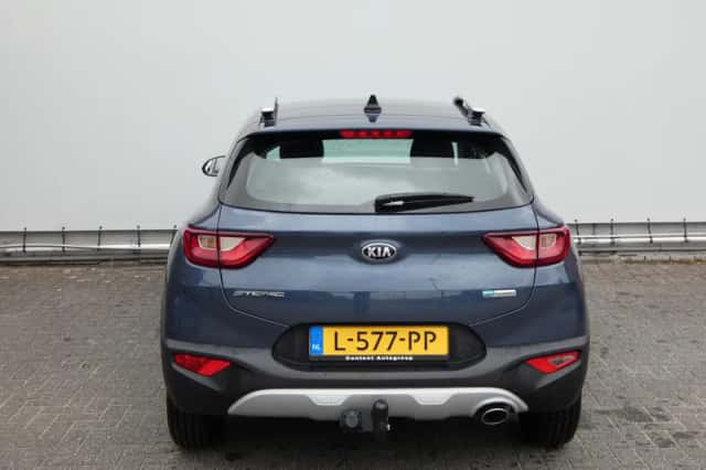 Kia Stonic (2021) thumbnail 6