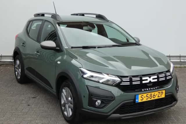 Dacia Sandero Stepway (2023) thumbnail 3