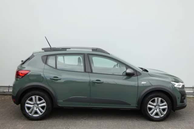 Dacia Sandero Stepway (2023) thumbnail 4