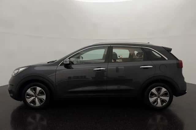 Kia Niro (2018) thumbnail 2