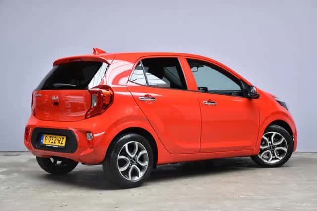 Kia Picanto (2022) thumbnail 5