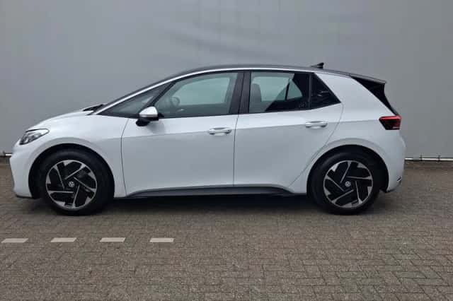 Volkswagen ID.3 (2025) thumbnail 2
