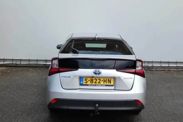 Toyota Prius (2019) thumbnail 6