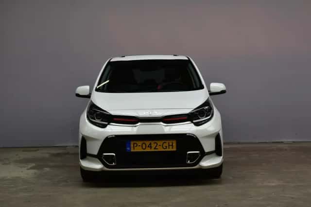 Kia Picanto (2022) thumbnail 2