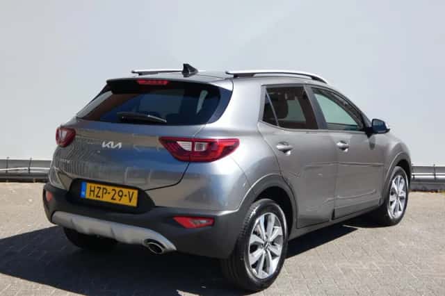 Kia Stonic (2025) thumbnail 5
