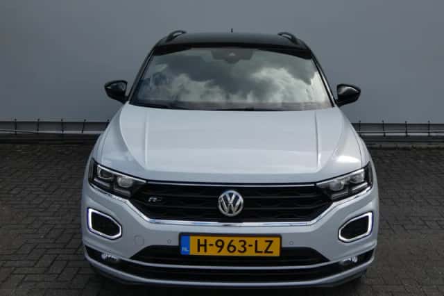 Volkswagen T-Roc (2019) thumbnail 2