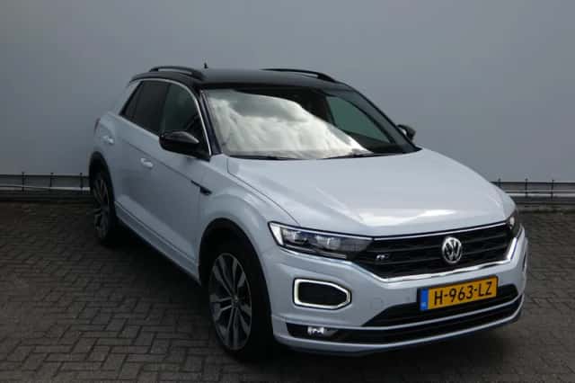 Volkswagen T-Roc (2019) thumbnail 3
