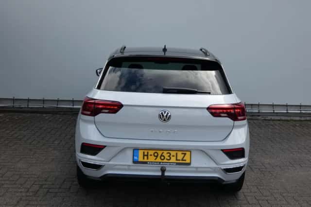 Volkswagen T-Roc (2019) thumbnail 6