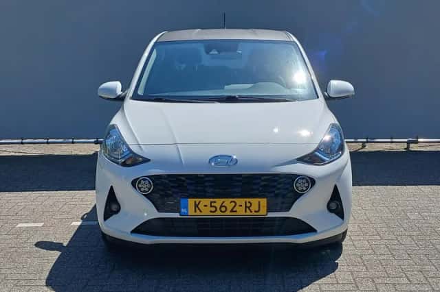 Hyundai i10 (2021) thumbnail 2