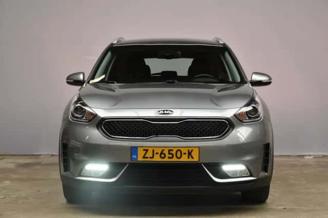 Kia Niro (2019) thumbnail 2