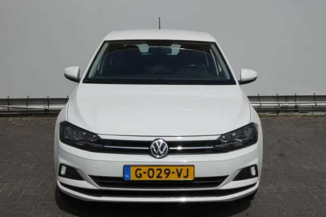 Volkswagen Polo (2019) thumbnail 2