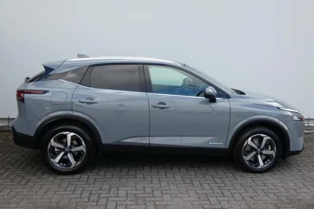Nissan Qashqai (2022) thumbnail 4