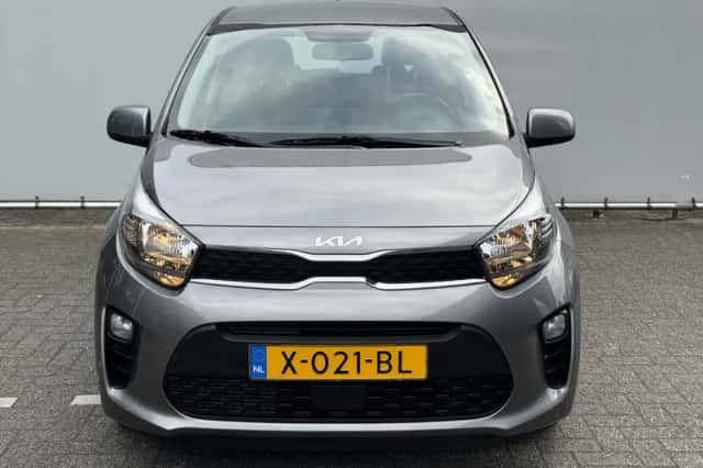 Kia Picanto (2023) thumbnail 3