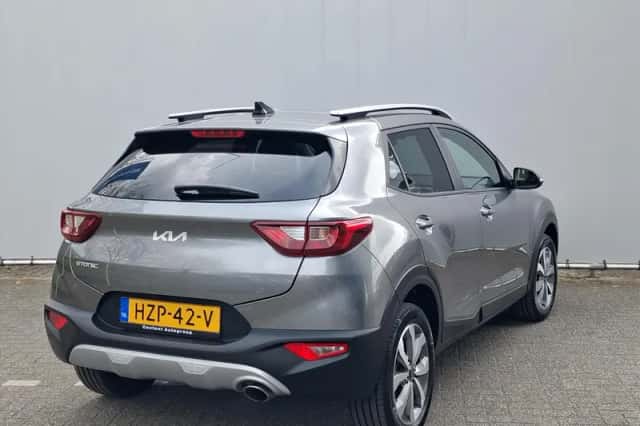Kia Stonic (2025) thumbnail 4