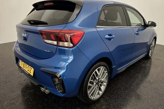 Kia Rio (2023) thumbnail 6