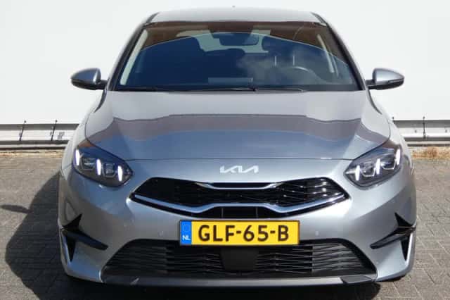 Kia Ceed (2024) thumbnail 2