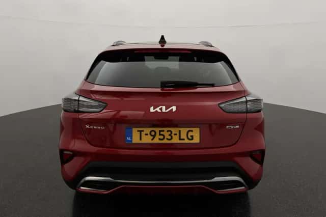 Kia XCeed (2023) thumbnail 4