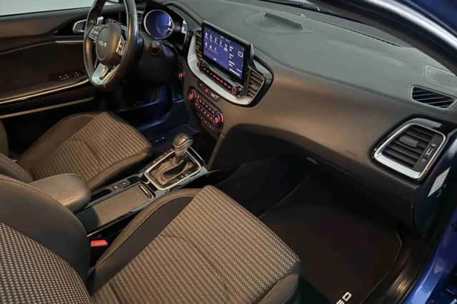 Kia Ceed (2022) thumbnail 4
