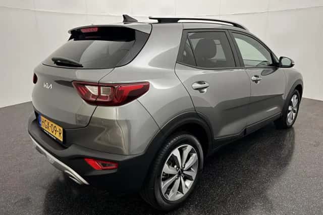 Kia Stonic (2025) thumbnail 6
