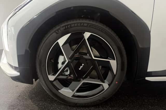 Kia EV4 (2026) thumbnail 3