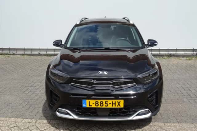 Kia Stonic (2021) thumbnail 2