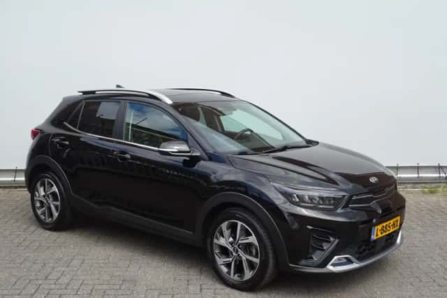Kia Stonic (2021) thumbnail 3