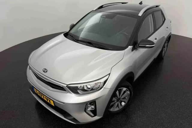 Kia Stonic (2021) thumbnail 6