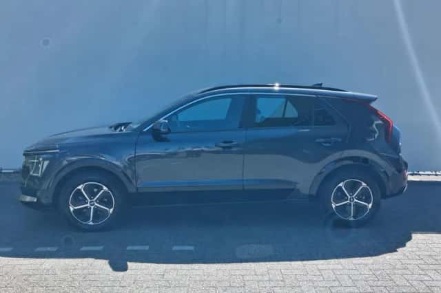 Kia Niro (2025) thumbnail 2