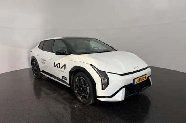 Kia EV4 (2025) thumbnail 3