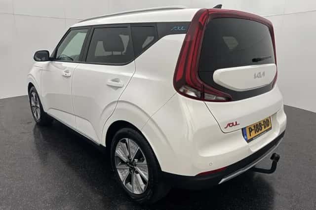 Kia Soul EV (2022) thumbnail 3